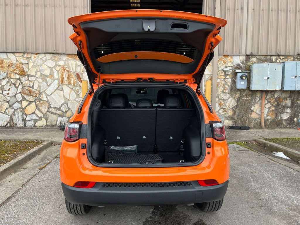 New 2026 Jeep Compass Latitude AWD/4WD image 15