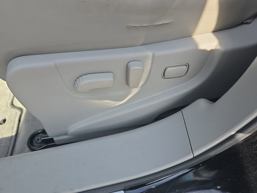 Used 2013 Nissan Rogue SL FWD image 19
