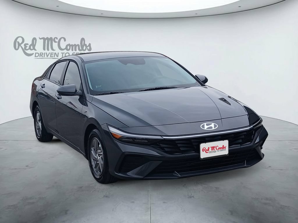 Used 2025 Hyundai Elantra SE FWD image 7
