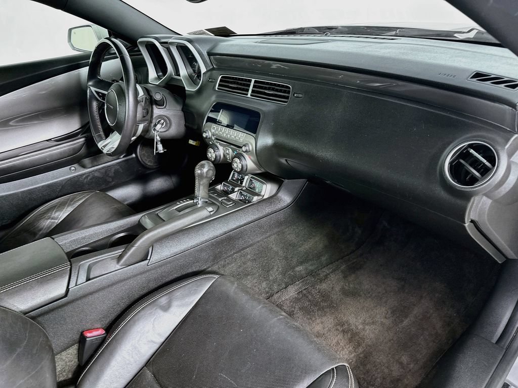 Used 2010 Chevrolet Camaro SS w/ RS Package RWD image 32