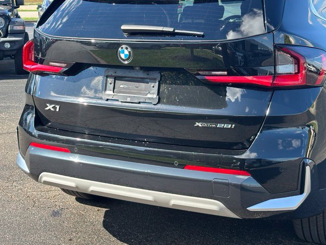 Used 2024 BMW X1 xDrive28i AWD/4WD image 11