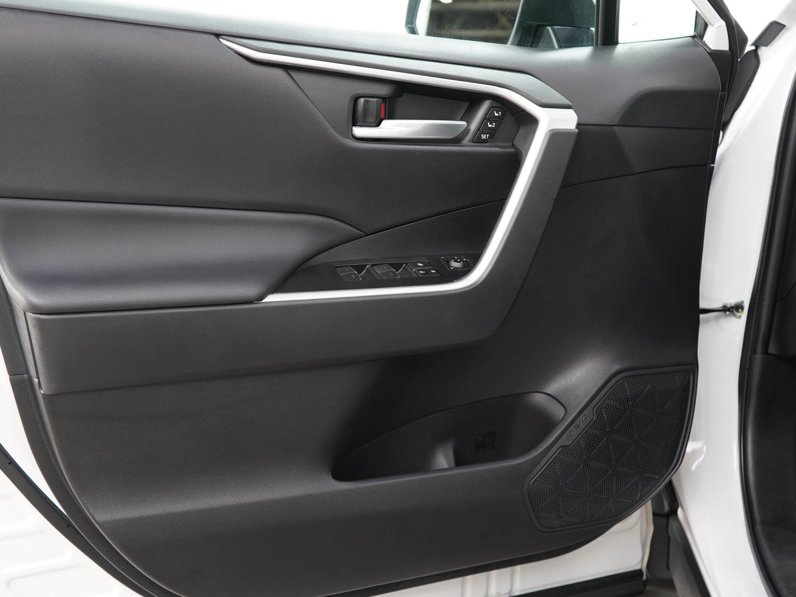Used 2023 Toyota RAV4 XLE Premium AWD/4WD image 19