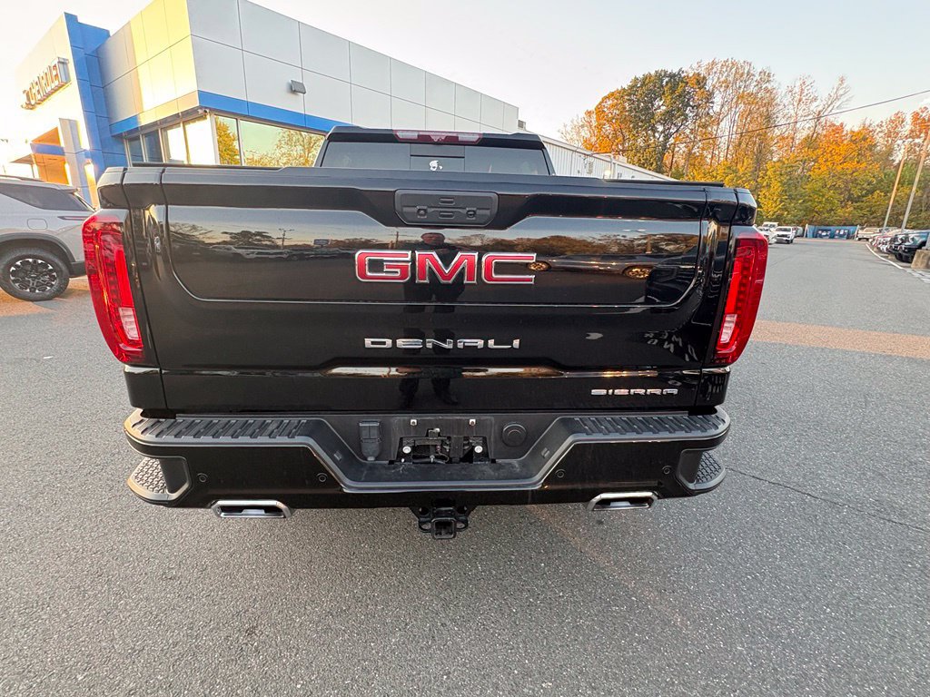 Used 2021 GMC Sierra 1500 Denali w/ Denali Carbonpro Edition AWD/4WD image 10