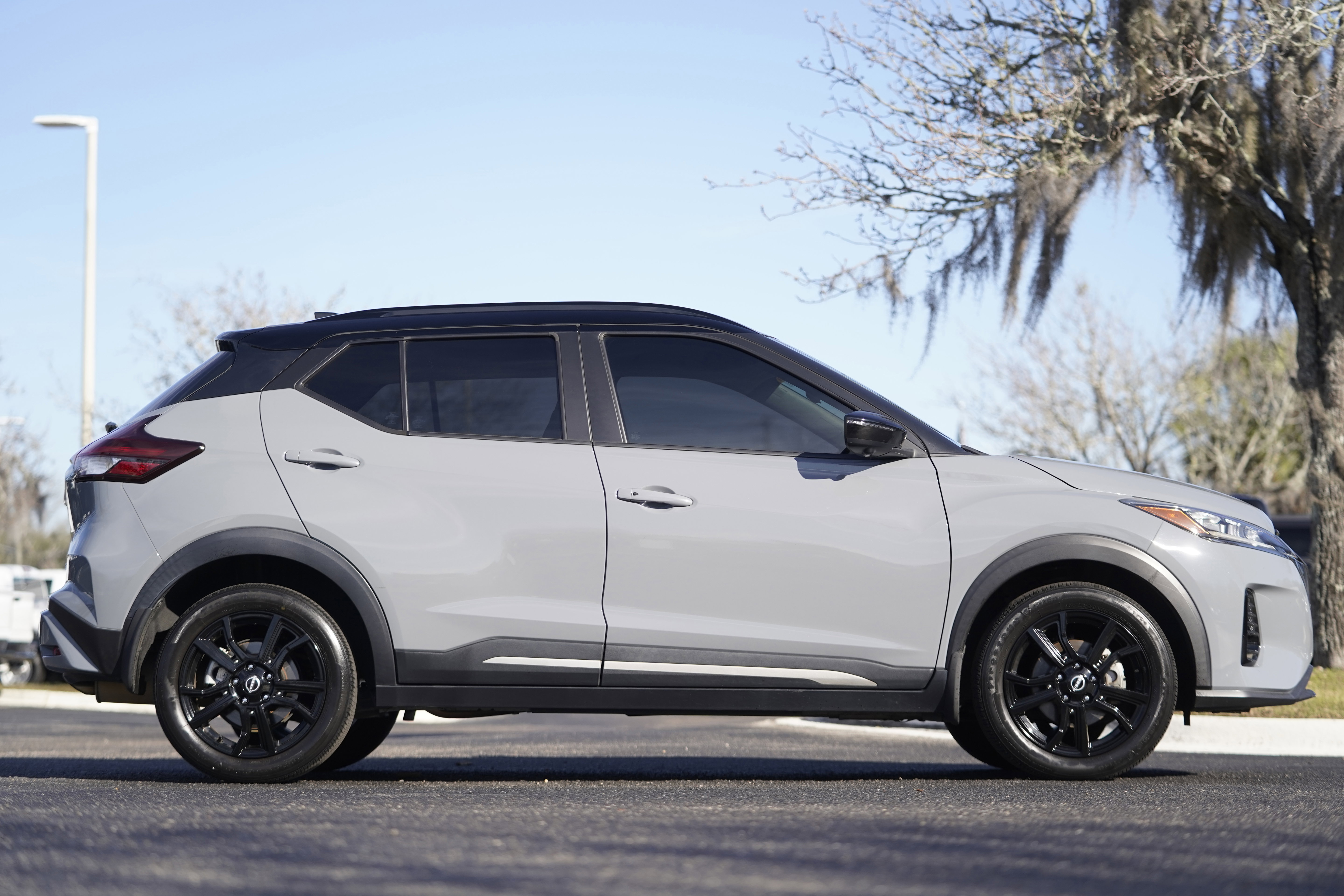 Used 2023 Nissan Kicks SR image 7