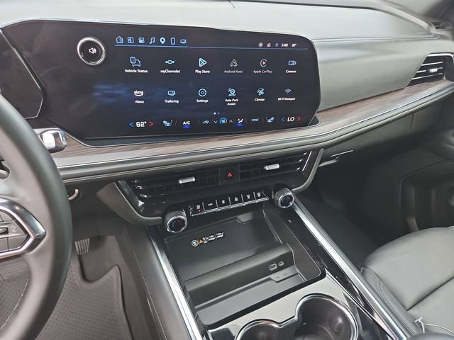 Used 2025 Chevrolet Suburban Z71 AWD/4WD image 11