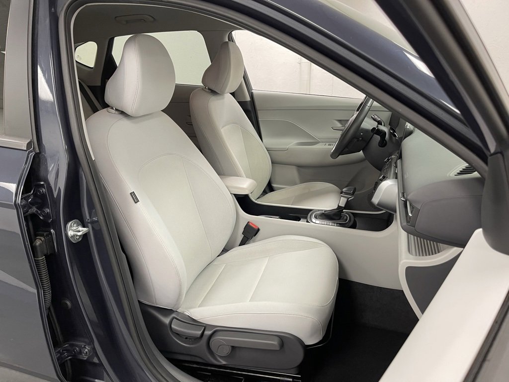 Used 2024 Hyundai Kona SEL image 11
