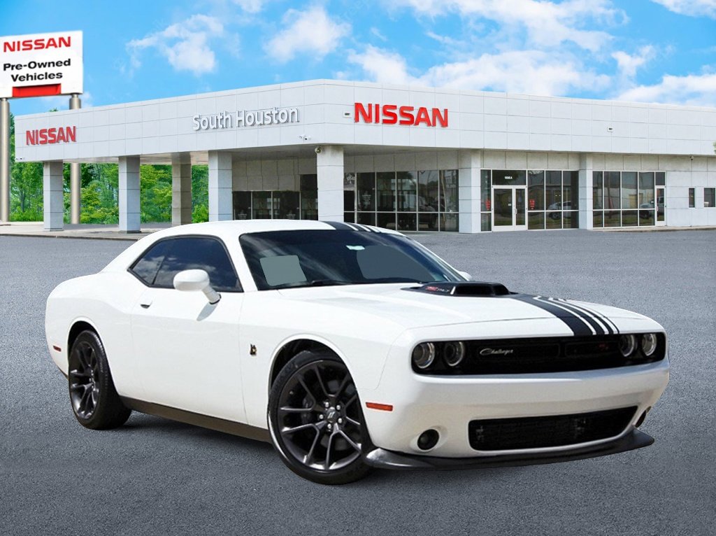 Used 2022 Dodge Challenger R/T Scat Pack w/ Shaker Package image 1