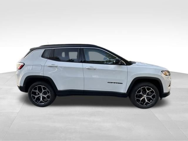 Used 2024 Jeep Compass Limited image 8