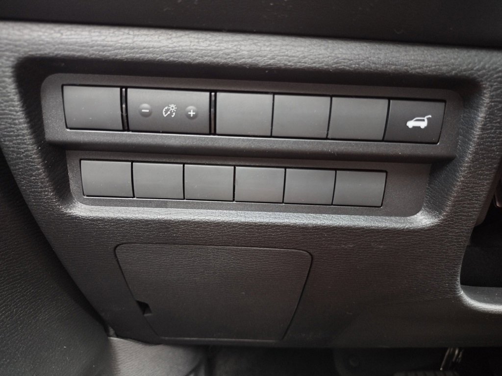 New 2025 Mitsubishi Outlander SE image 24