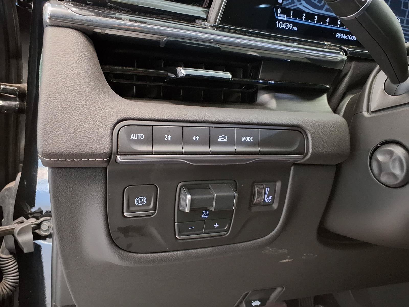 Certified 2024 Cadillac Escalade Sport AWD/4WD image 24