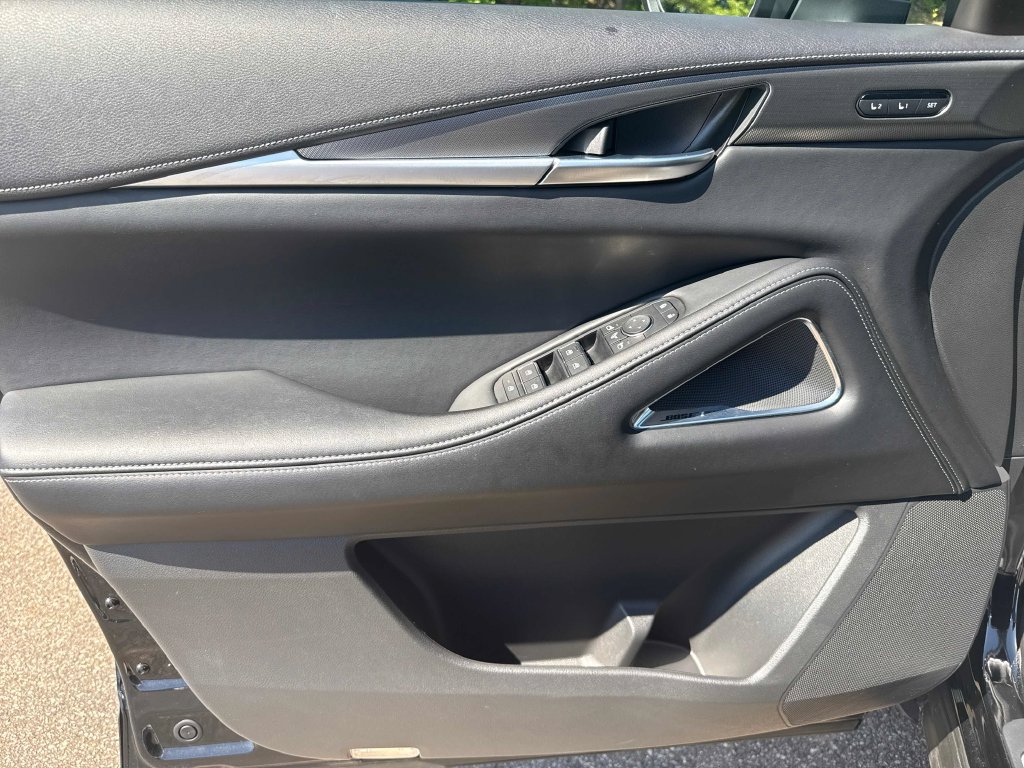 Used 2025 INFINITI QX60 Luxe AWD/4WD image 10
