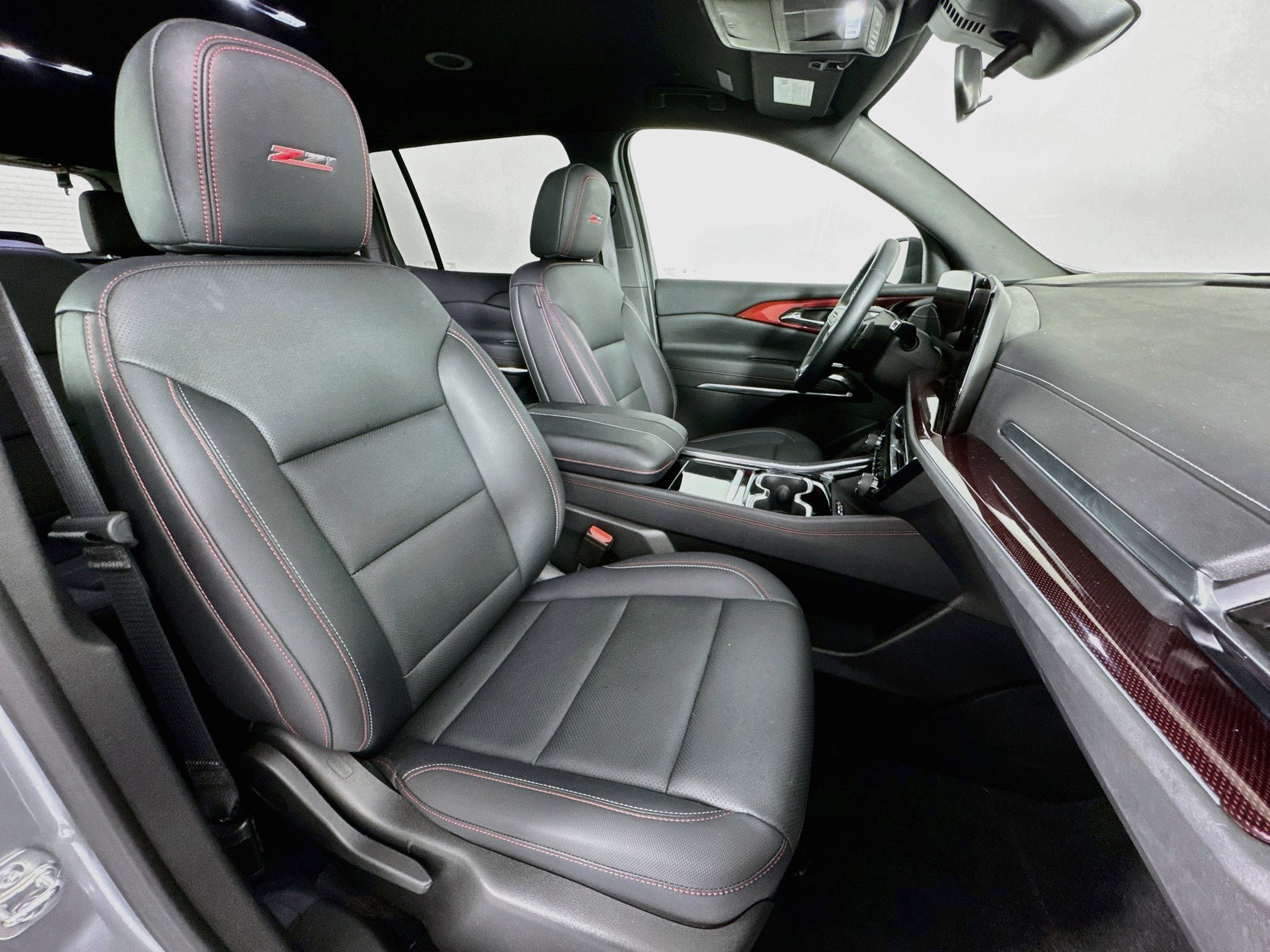 Used 2025 Chevrolet Traverse Z71 w/ Driver Confidence Package AWD/4WD image 28