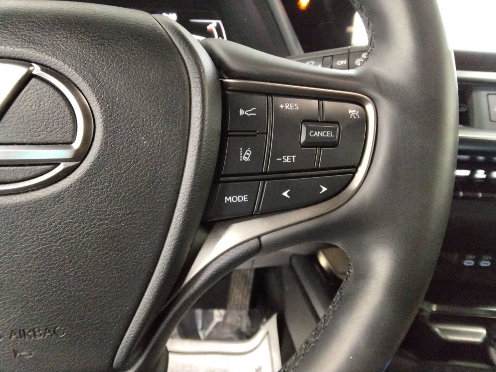 Used 2023 Lexus UX 250h AWD w/ Accessory Package (Z2) image 13