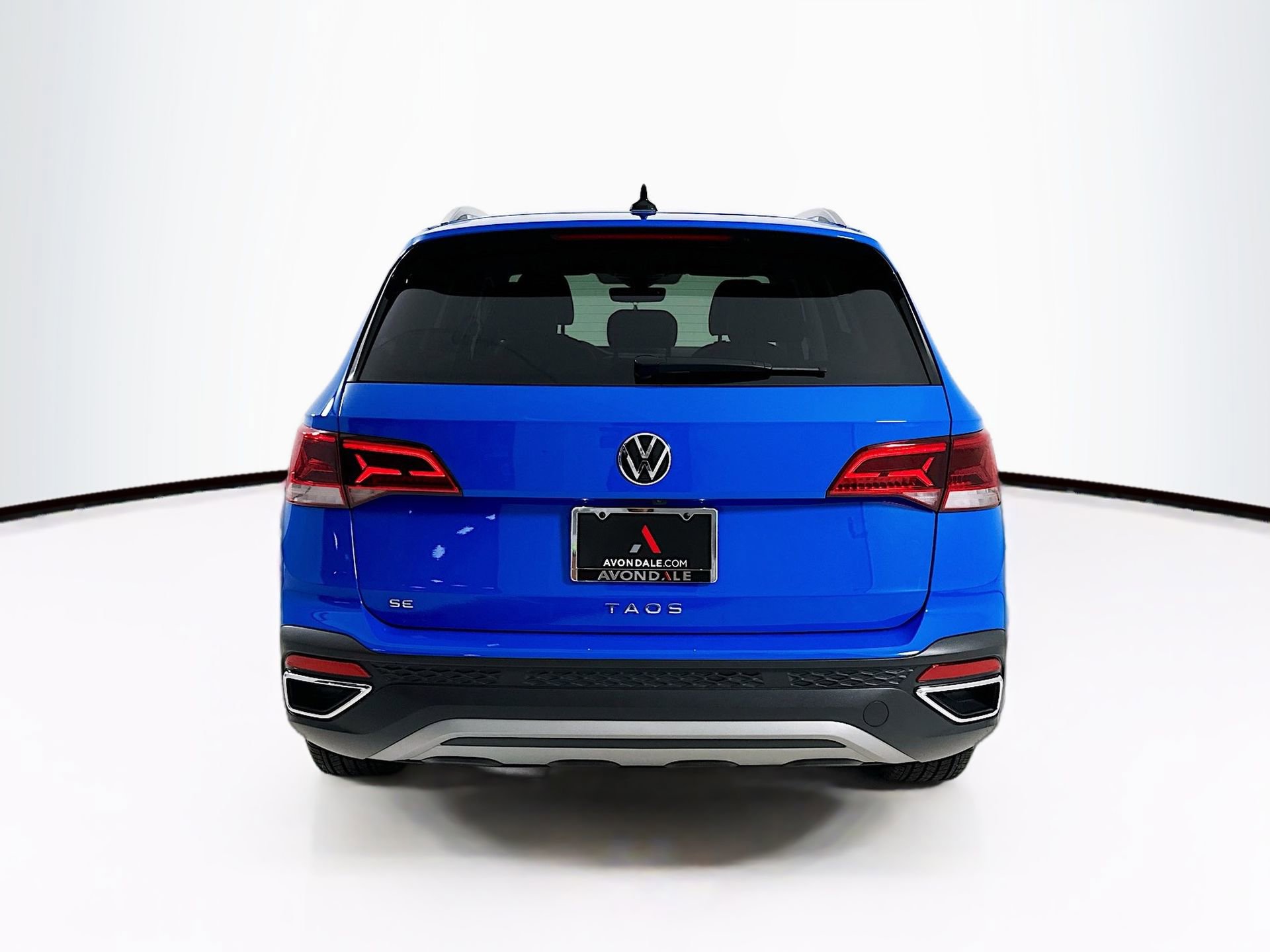 Used 2024 Volkswagen Taos SE w/ MDO Package FWD image 7