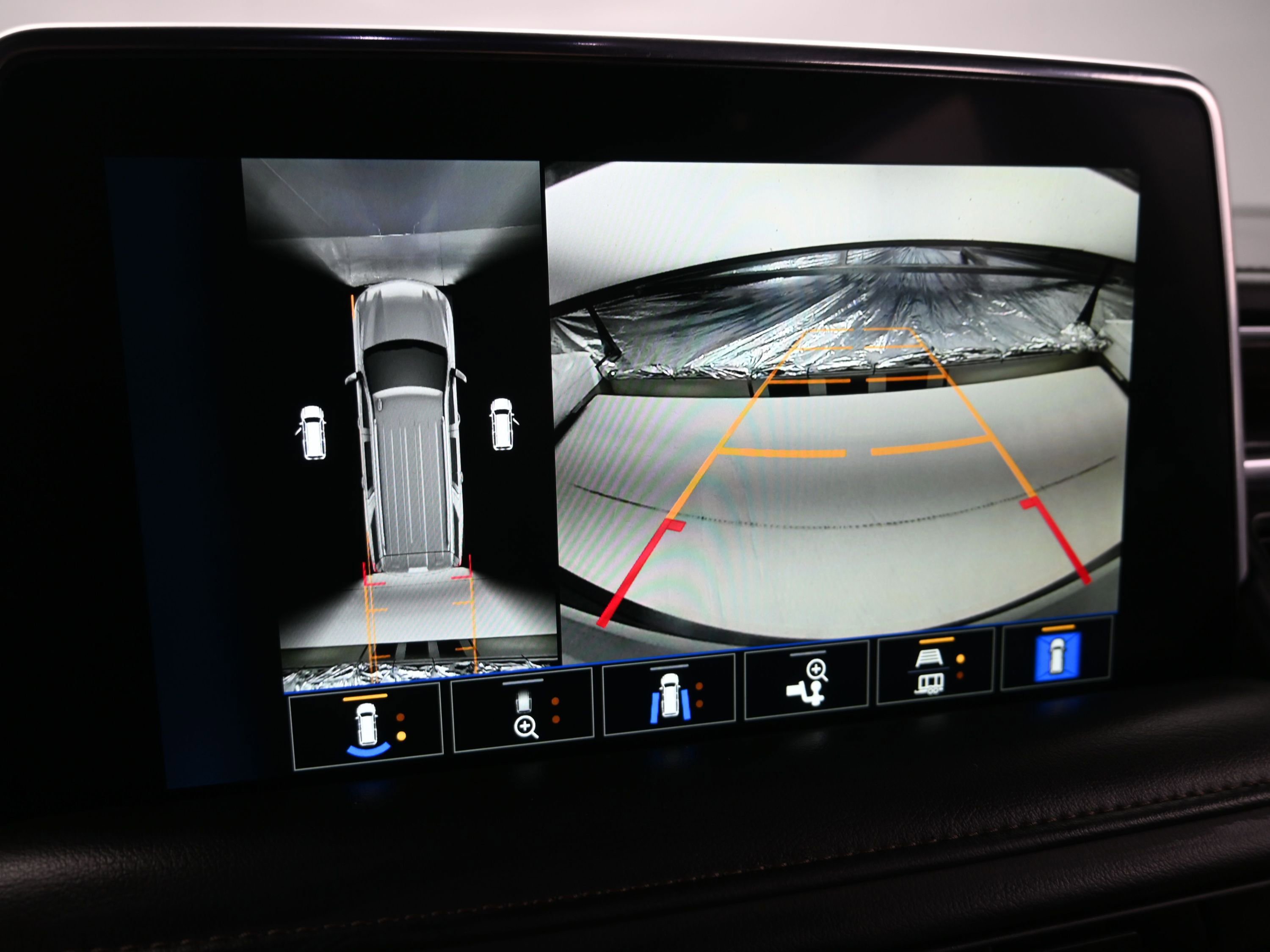 Certified 2024 Chevrolet Tahoe High Country w/ Premium Package image 34