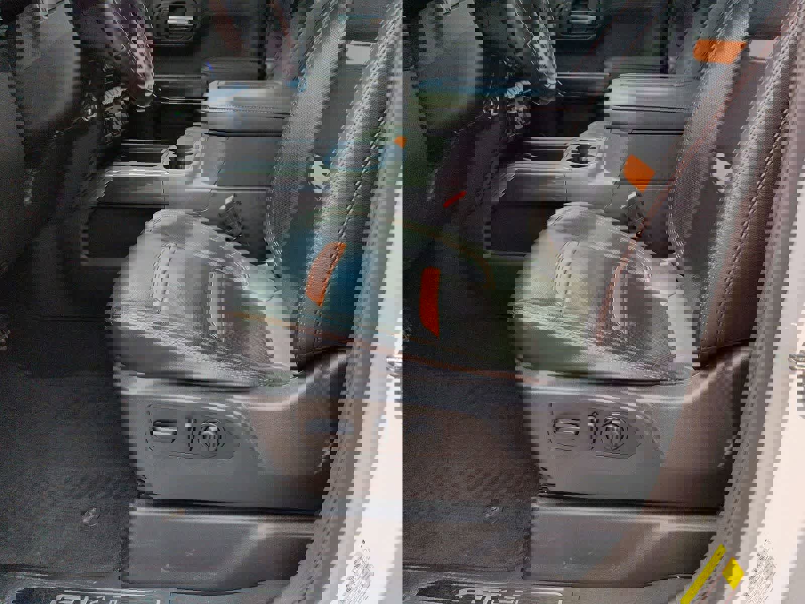 Used 2020 GMC Sierra 1500 AT4 w/ AT4 Premium Package image 16