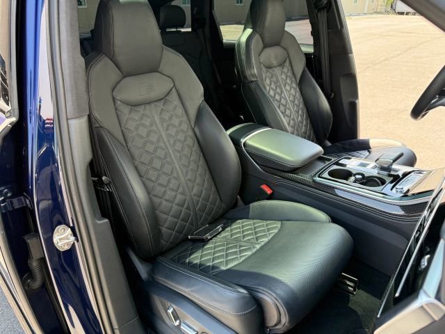 Used 2023 Audi SQ7 Prestige AWD/4WD image 28