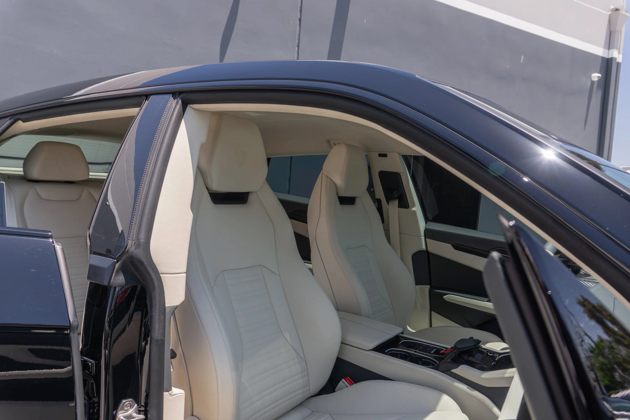 Used 2026 Lamborghini Urus SE AWD/4WD image 12