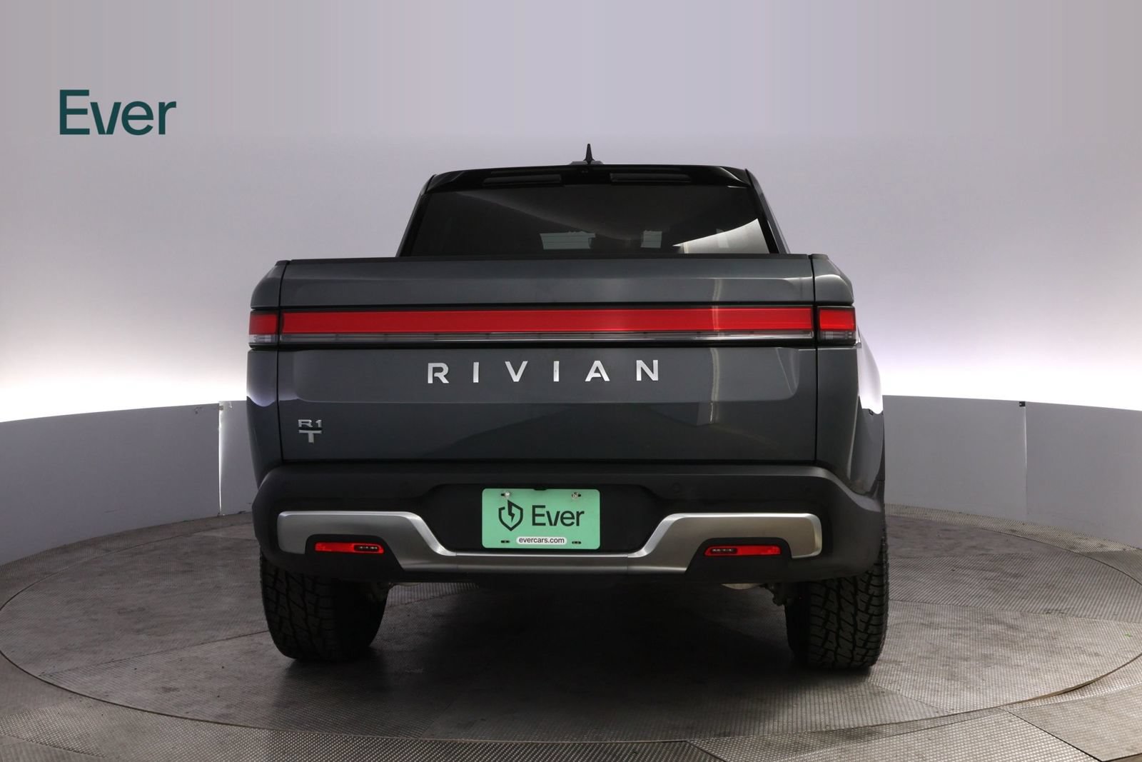 Used 2025 Rivian R1T Adventure Dual AWD/4WD image 15