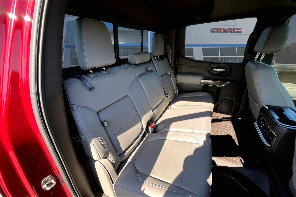 Used 2020 Chevrolet Silverado 1500 LTZ w/ LTZ Plus Package AWD/4WD image 29