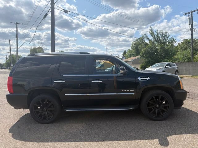 Used 2014 Cadillac Escalade Luxury AWD/4WD image 2
