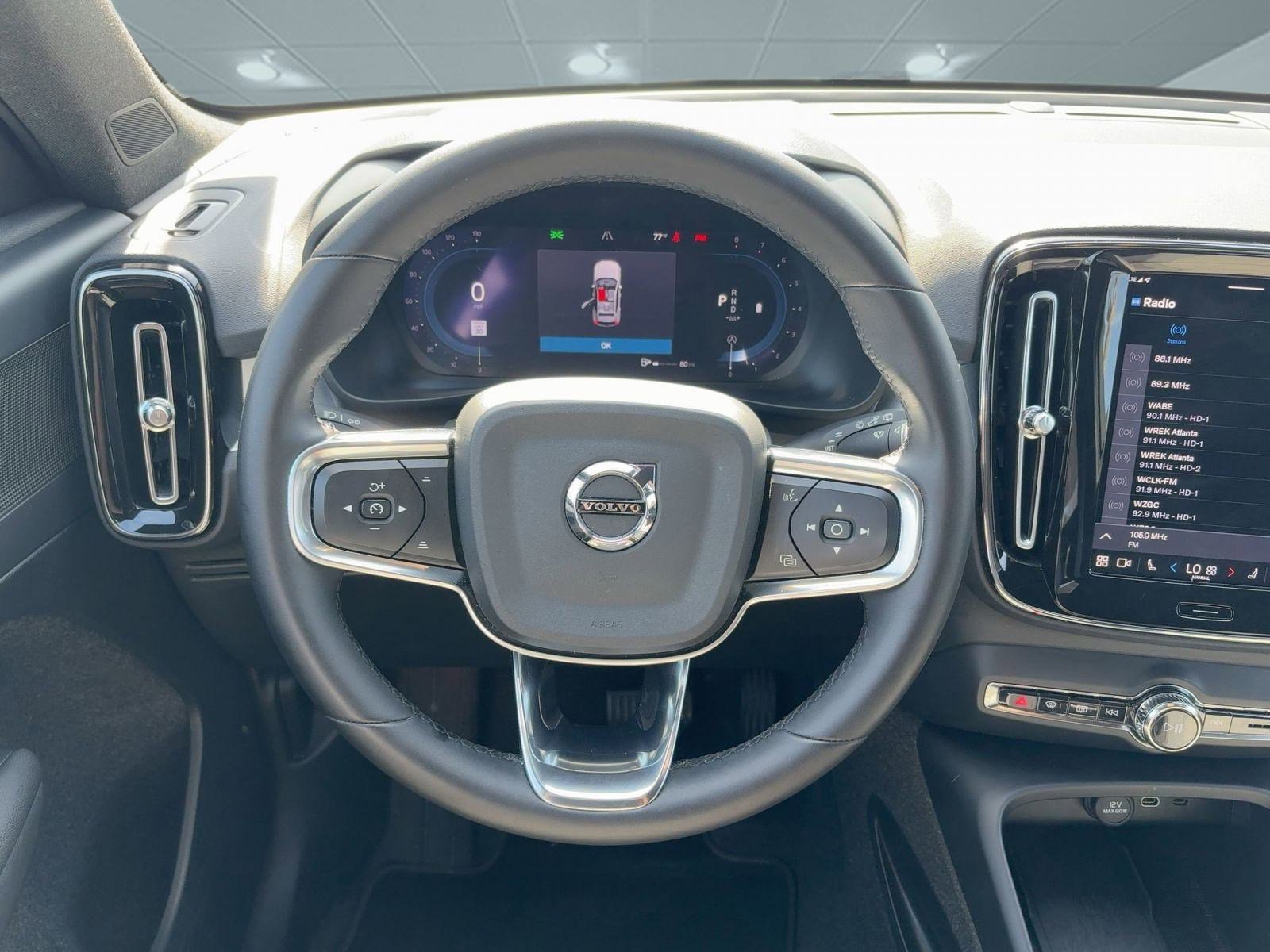 Certified 2024 Volvo XC40 B5 Core image 15