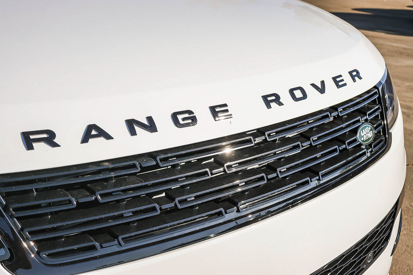 New 2026 Land Rover Range Rover Sport Dynamic SE AWD/4WD image 16