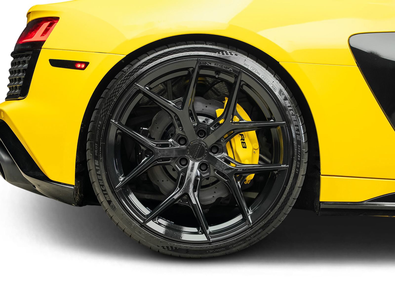 Used 2021 Audi R8 V10 w/ Premium Package image 31