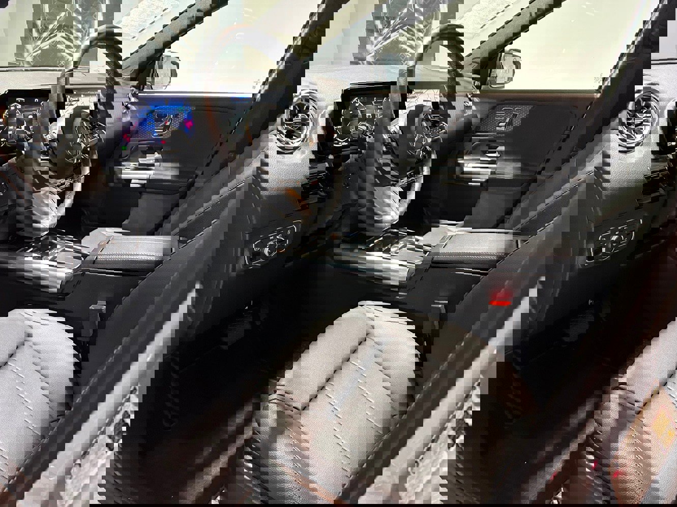 Used 2025 Mercedes-Benz GLA 250 4MATIC image 10