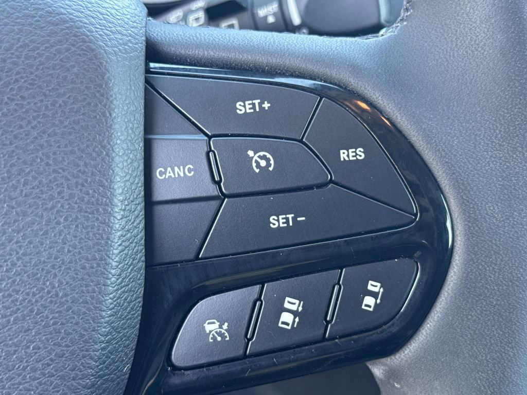 Used 2023 Jeep Cherokee Altitude Lux image 25