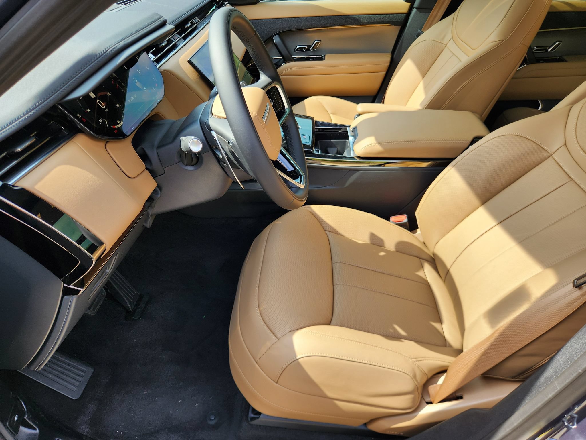 New 2026 Land Rover Range Rover Sport SE AWD/4WD image 9