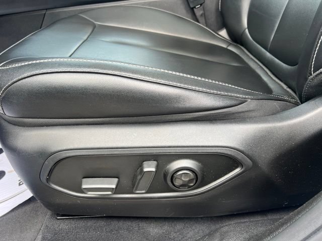 Used 2023 Jeep Grand Cherokee L Limited AWD/4WD image 25