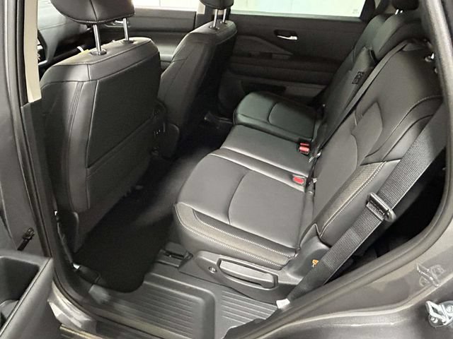 New 2026 Nissan Pathfinder SL FWD image 8