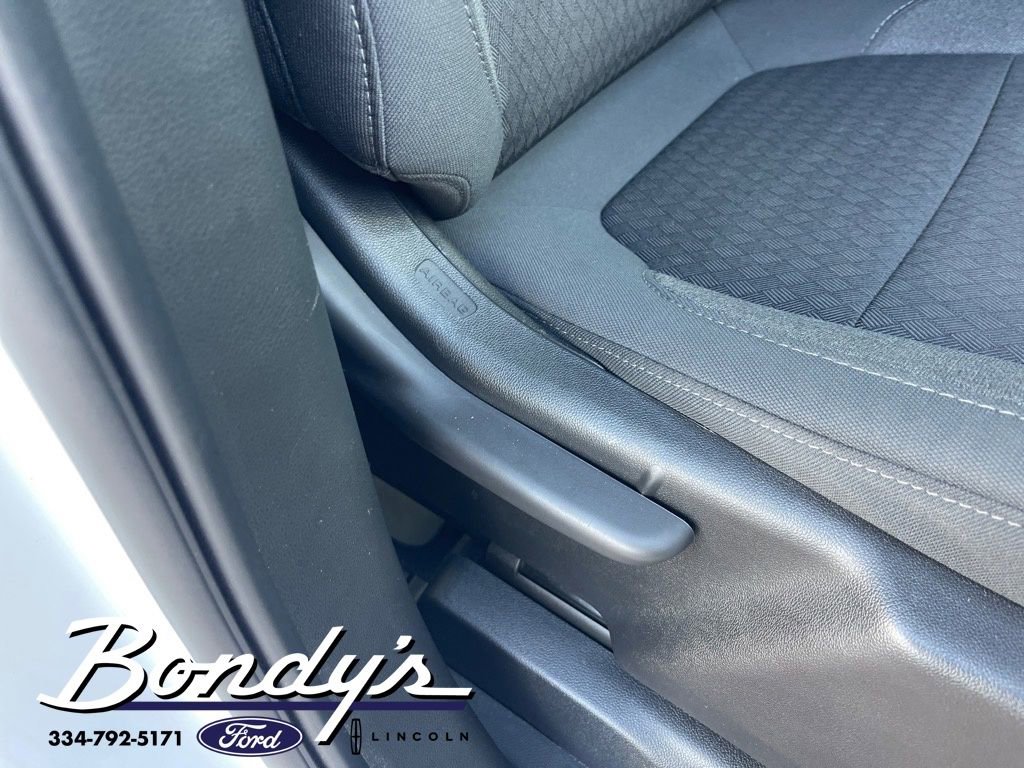 Used 2022 Chevrolet Silverado 1500 Custom w/ Safety Confidence Package image 21