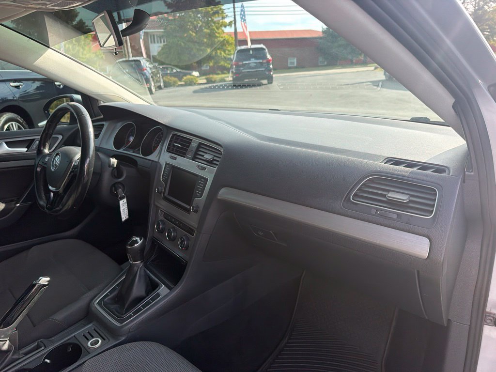 Used 2016 Volkswagen Golf S FWD image 27