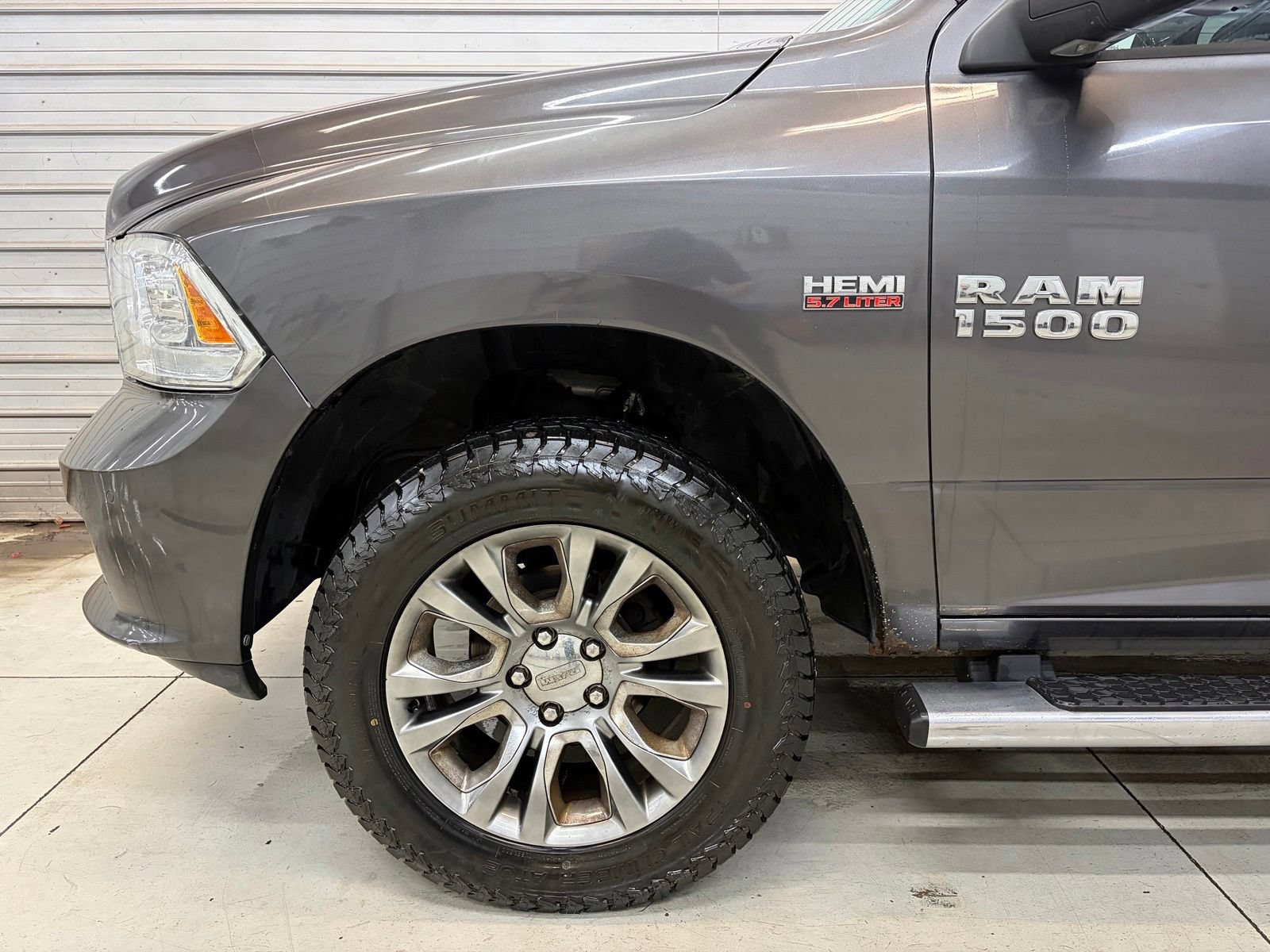 Used 2014 RAM 1500 Limited AWD/4WD image 4