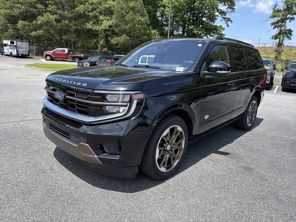 Used 2025 Ford Expedition King Ranch AWD/4WD video 3
