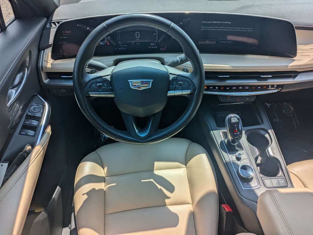 Used 2025 Cadillac XT4 Premium Luxury FWD image 16