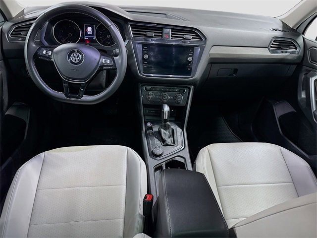 Used 2021 Volkswagen Tiguan SE w/ Panoramic Sunroof Package image 27