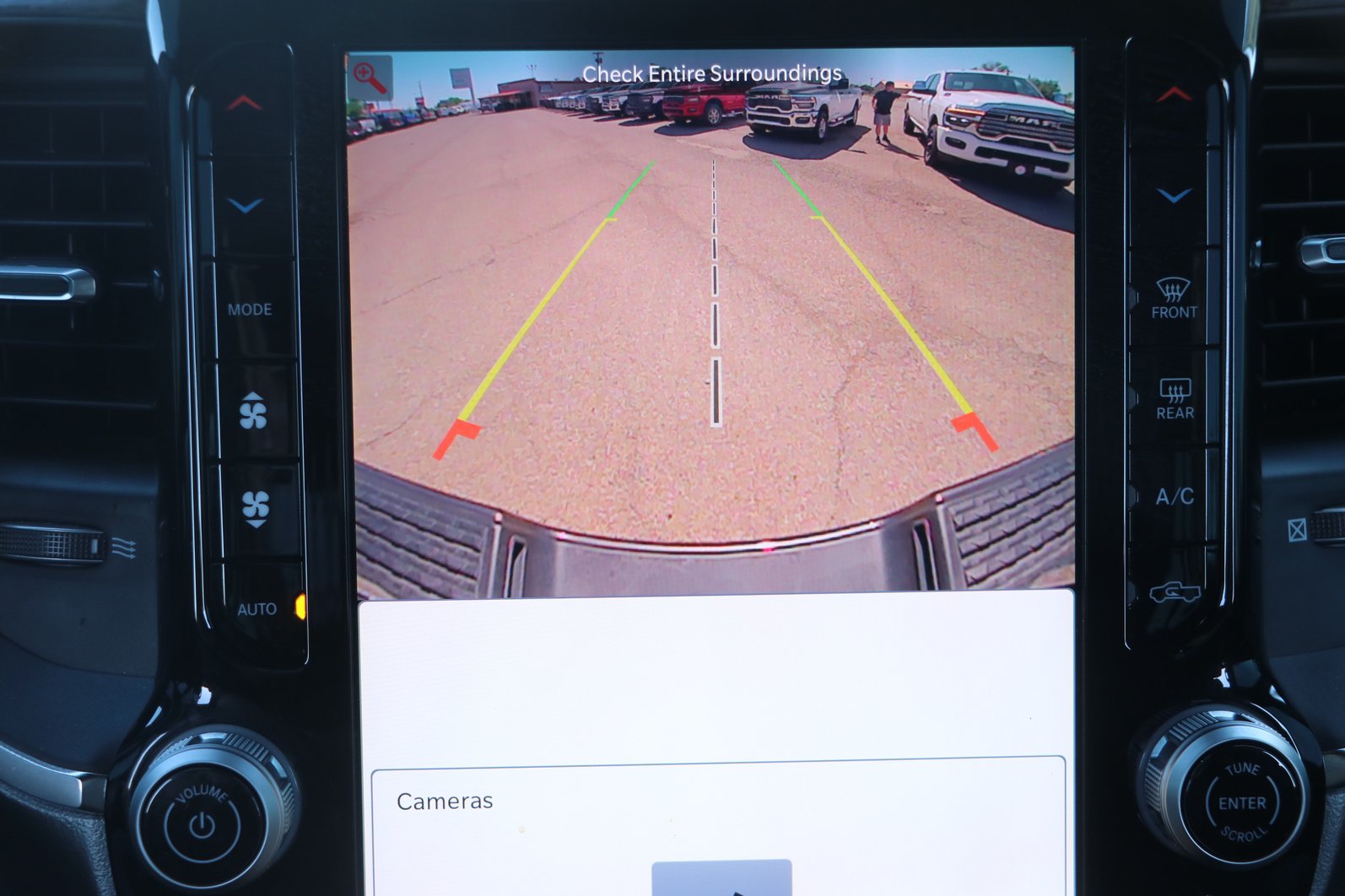Used 2025 RAM 3500 Laramie AWD/4WD image 23
