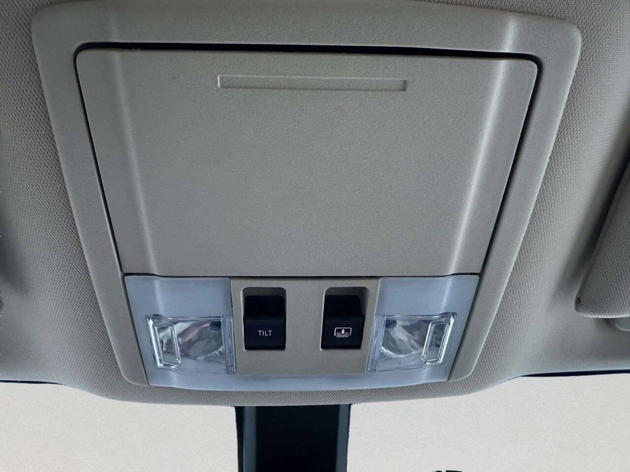 Used 2013 Lincoln MKT AWD image 36