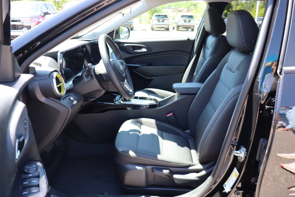 New 2026 Chevrolet Trax LT w/ Driver Confidence Package FWD image 10