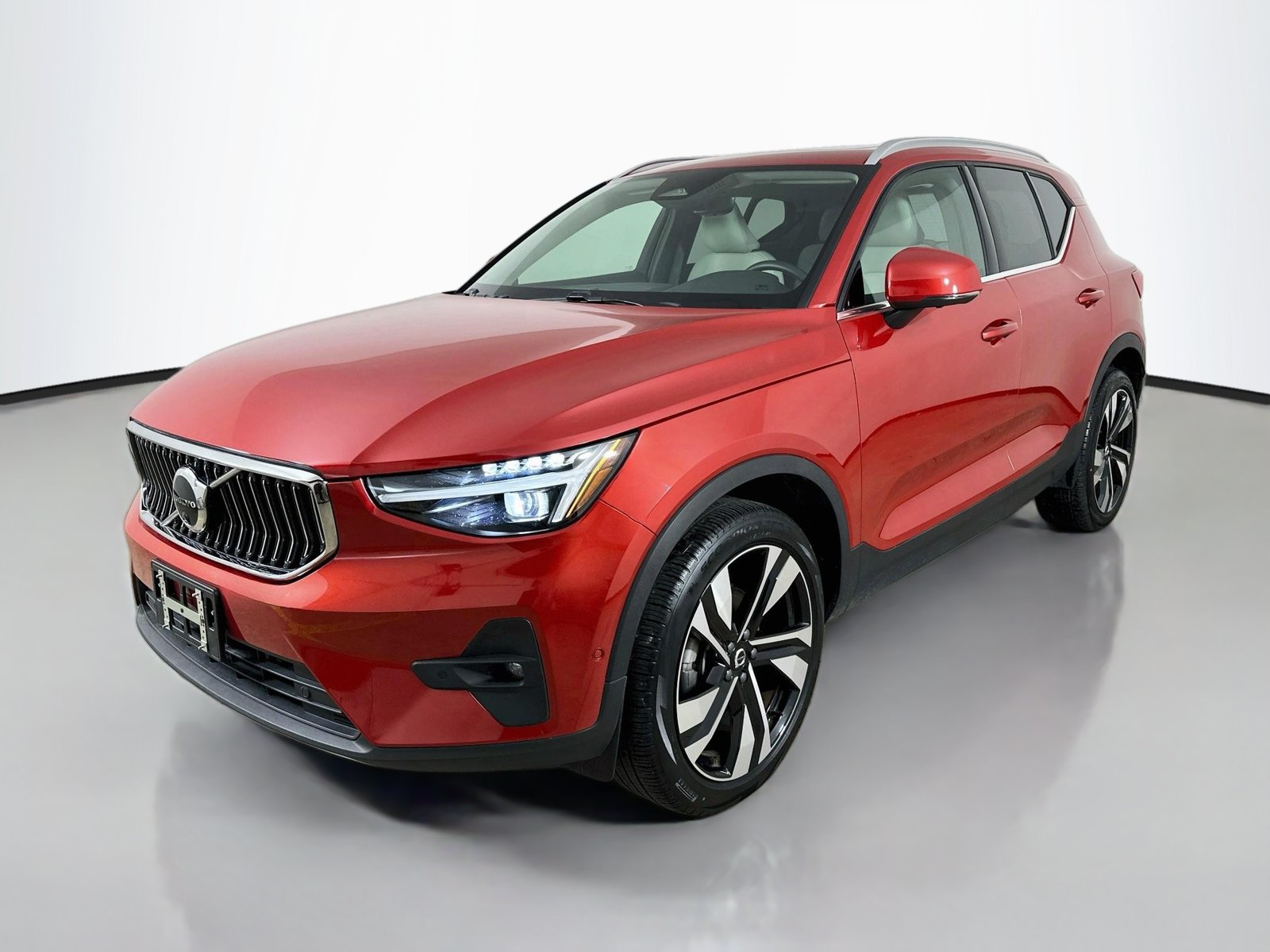 Used 2025 Volvo XC40 B5 Ultra