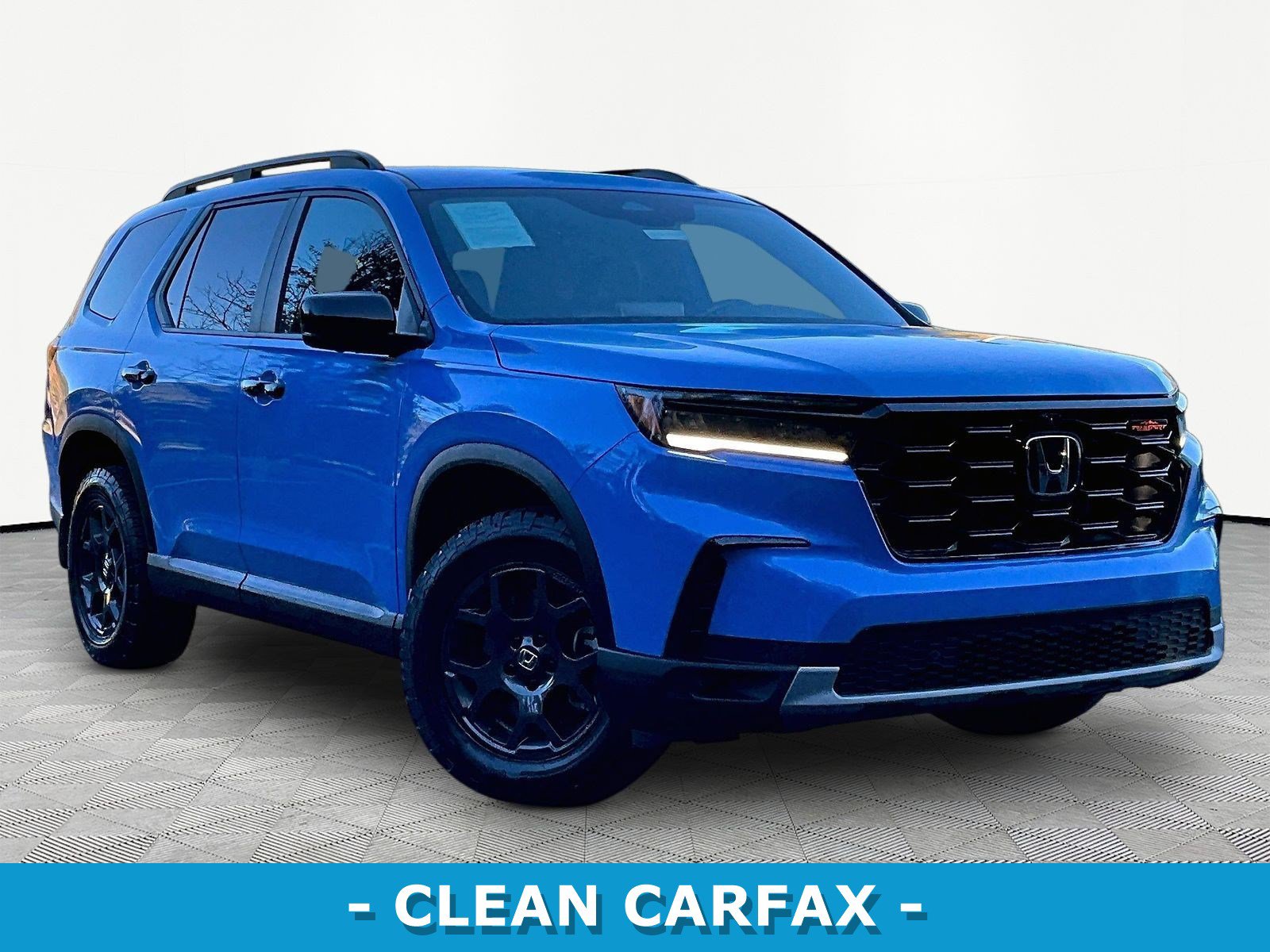 Certified 2024 Honda Pilot TrailSport image 3
