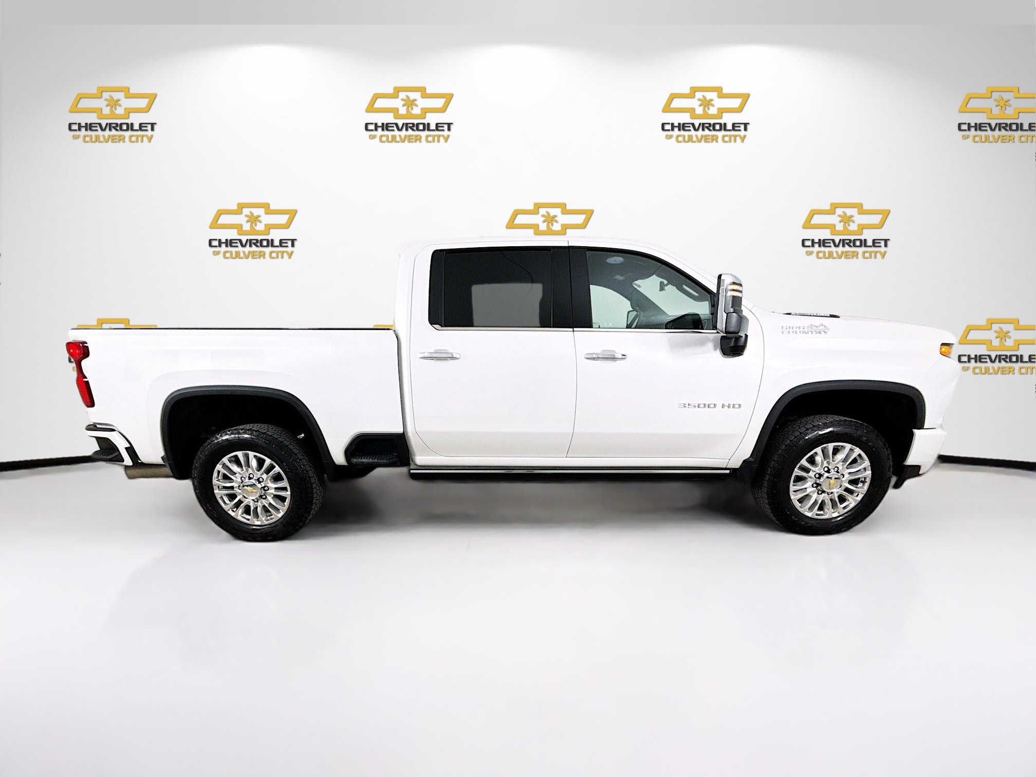 Used 2023 Chevrolet Silverado 3500 High Country AWD/4WD image 9