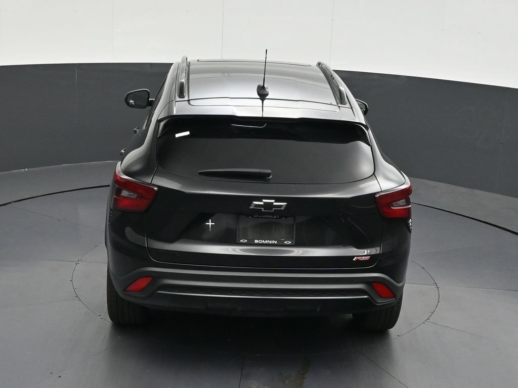 Used 2025 Chevrolet Trax RS w/ Sunroof Package FWD image 19