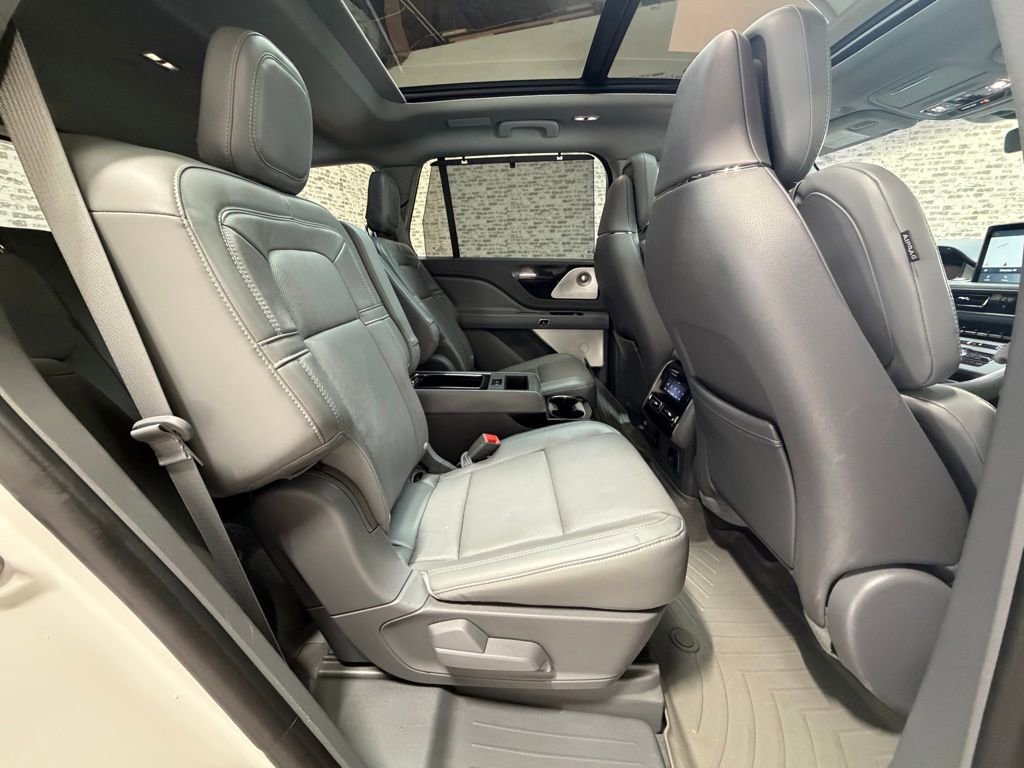 Used 2021 Lincoln Aviator Reserve w/ Equipment Group 201A image 12