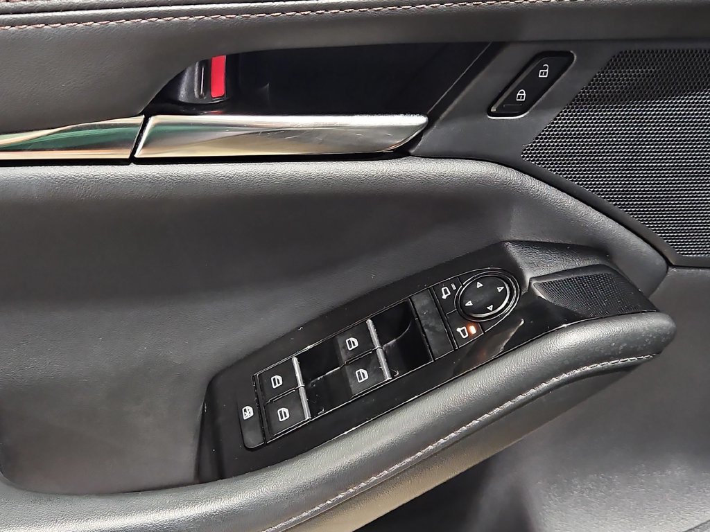 Used 2025 MAZDA MAZDA3 s FWD image 13