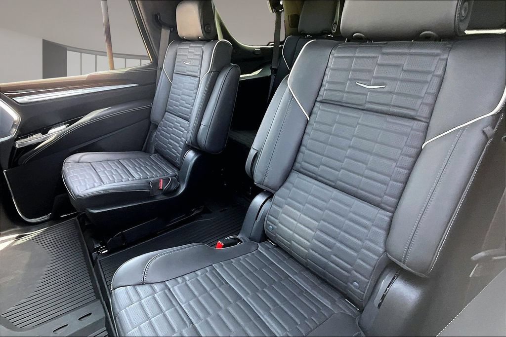 Certified 2026 Cadillac Escalade Platinum Sport w/ LPO, ONYX Package AWD/4WD image 27