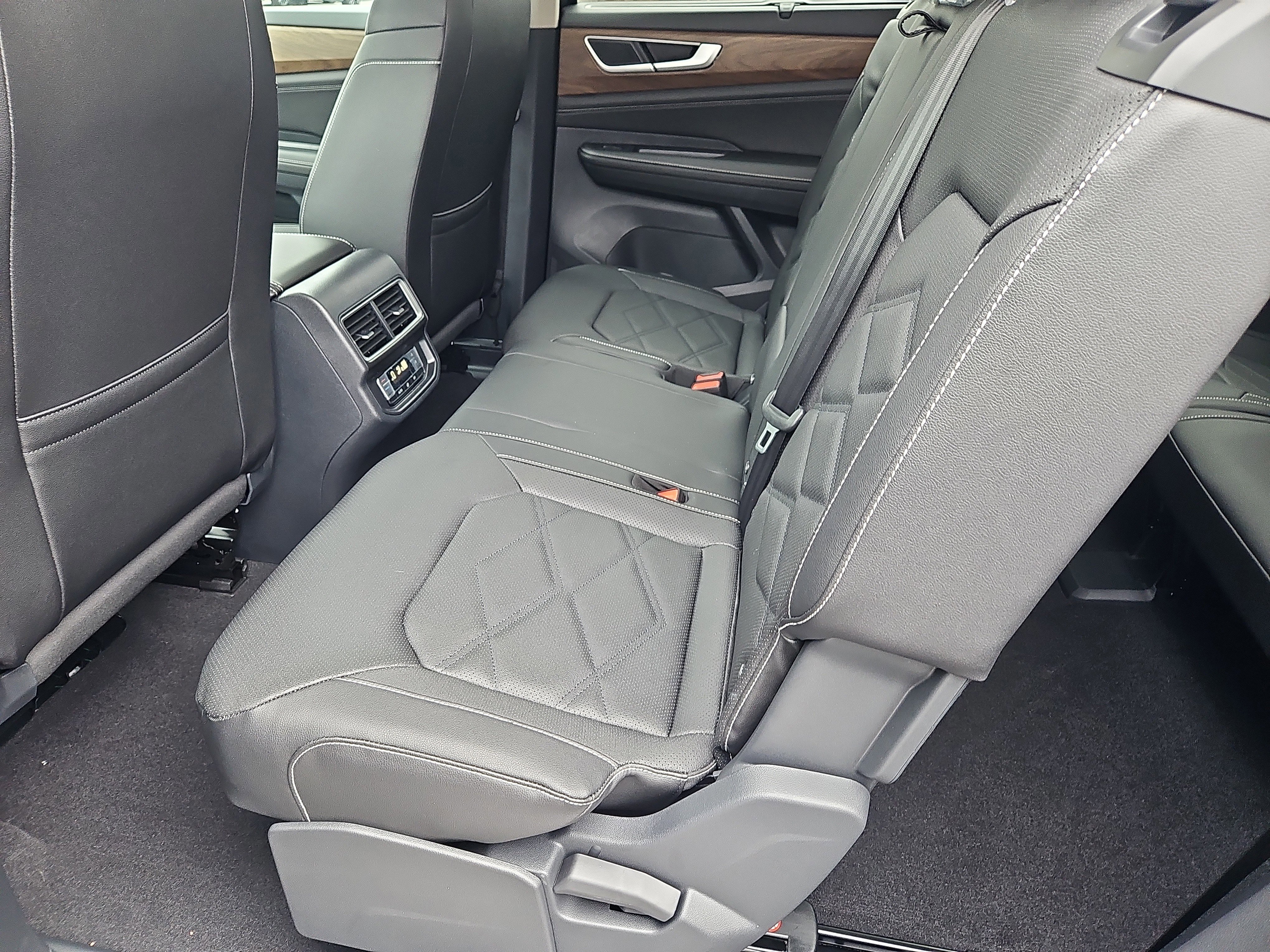 New 2026 Volkswagen Atlas SE image 18